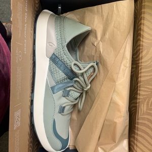 Olukai Kawela Womens Golf Shoes NWT Size 8